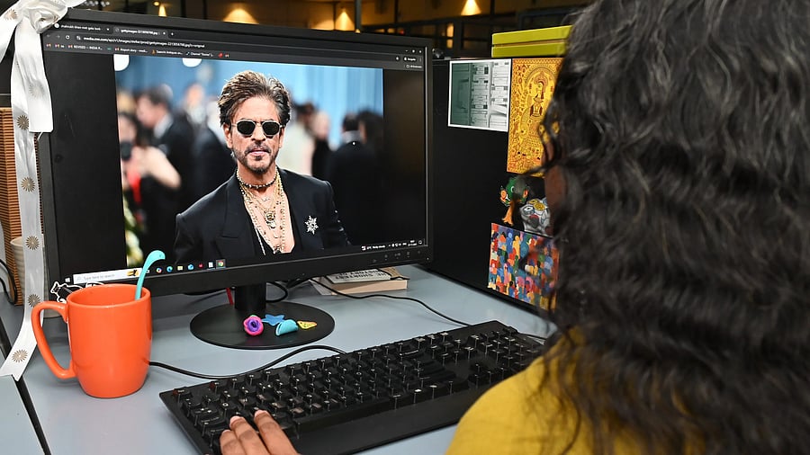 <div class="paragraphs"><p>Bengalureans Metrolife spoke to were ‘obsessed’ with actor Shah Rukh Khan, besides businesswoman Nita Ambani, singer Dua Lipa, and film character&nbsp;Jesse Wallace.&nbsp;</p></div>