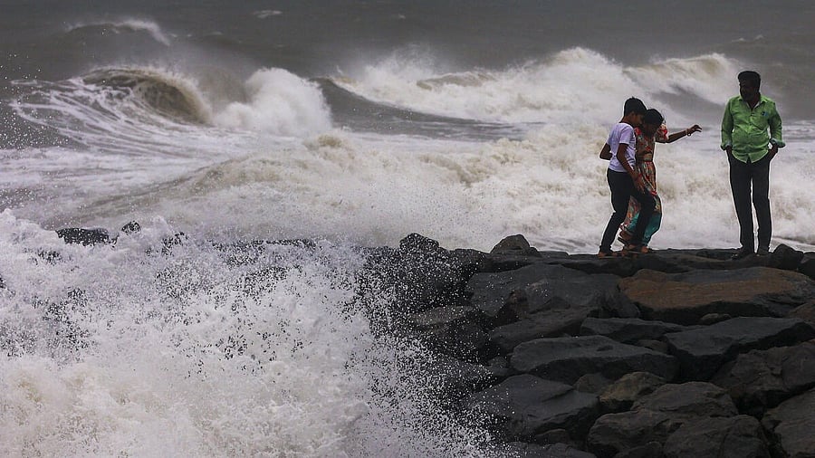 <div class="paragraphs"><p>High waves lash the Kasimedu shoreline amid rough sea conditions in the wake of the Cyclone Ditwah, in Chennai.</p></div>