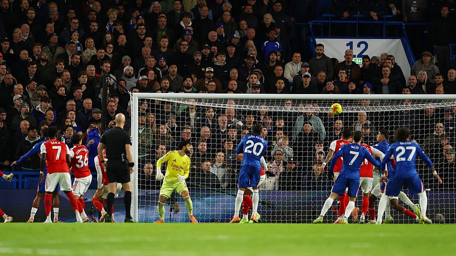 <div class="paragraphs"><p>Chelsea's Trevoh Chalobah scores their first goal </p></div>