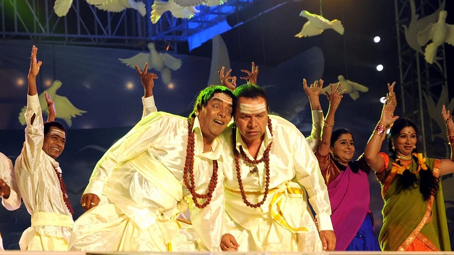 <div class="paragraphs"><p>Veteran Kannada actor and Comedian Mysore Srikantayya Umesh with Dingri Nagaraj.</p></div>