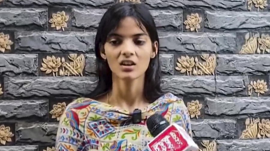 <div class="paragraphs"><p>Aanchal Mamidwar, 21-year-old woman who married boyfriend’s corpse after his alleged murder by her family, speaks to <em>PTI</em>, in Nanded.</p></div>
