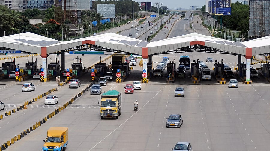 <div class="paragraphs"><p>The Sadahalli toll plaza, with a tollable distance of just 22.12 km, handles one lakh vehicles and earns around Rs 1 crore a day. </p></div>