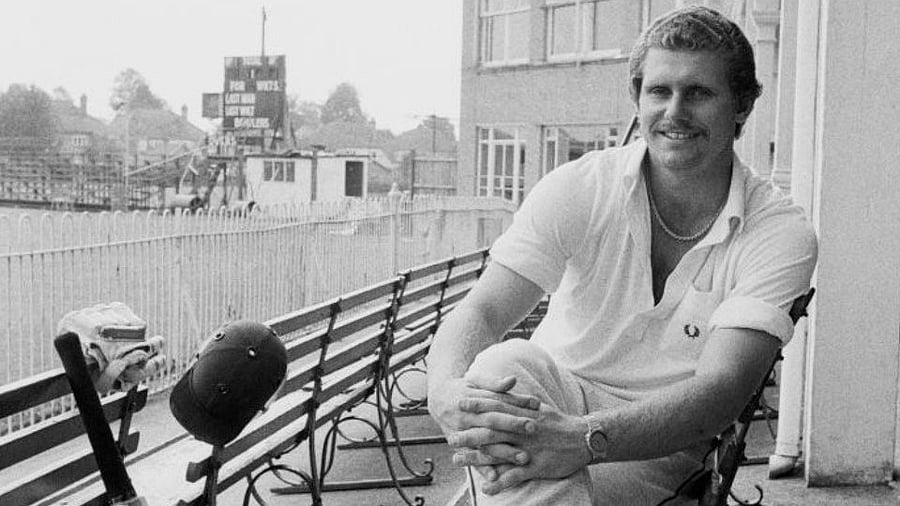 <div class="paragraphs"><p>Former England batter Robin Smith</p></div>