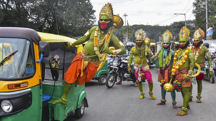 <div class="paragraphs"><p>Artists dressed as Lord Hanuman on the 'Hanuman Jayanti' festival, in Bengaluru</p></div>