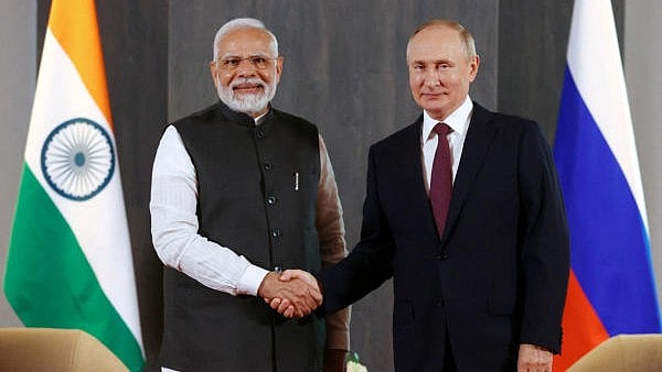 <div class="paragraphs"><p>Russian President Vladimir Putin and Prime Minister Narendra Modi (L).</p></div>