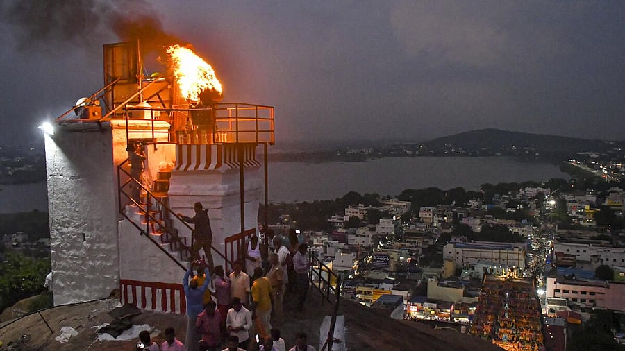 <div class="paragraphs"><p>A lamp lit at Thiruparankundram temple as part of 'Karthigai Deepam' festival celebrations, in Madurai district, Tamil Nadu.</p></div>