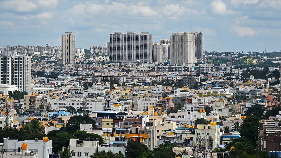 <div class="paragraphs"><p>Maintenance fee should be charged based on people per flat and amenities used, some owners say. </p></div>