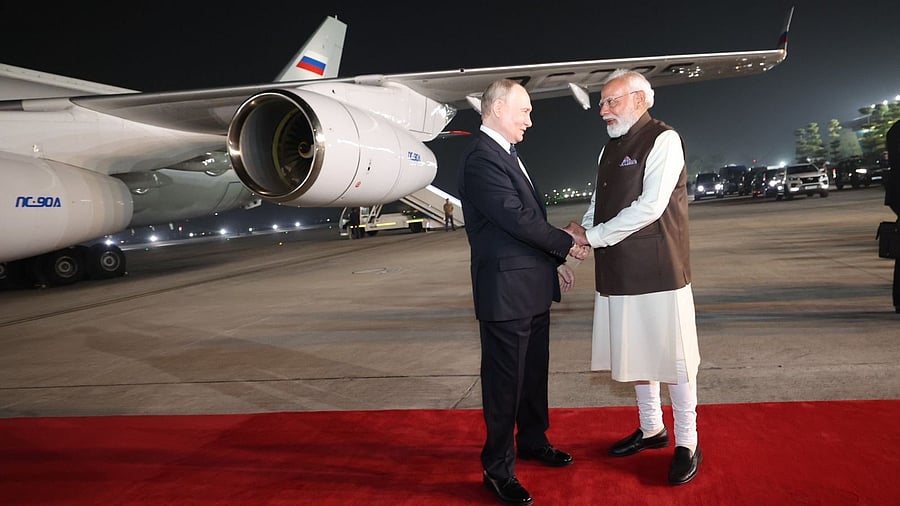 <div class="paragraphs"><p>Prime Minister Narendra&nbsp;Modi welcoming Russian President Vladimir Putin at the Palam Airport in New Delhi.</p></div>