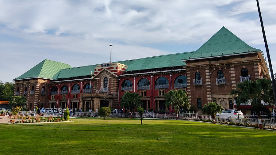 <div class="paragraphs"><p>Vidhan Bhavan, Nagpur</p></div>