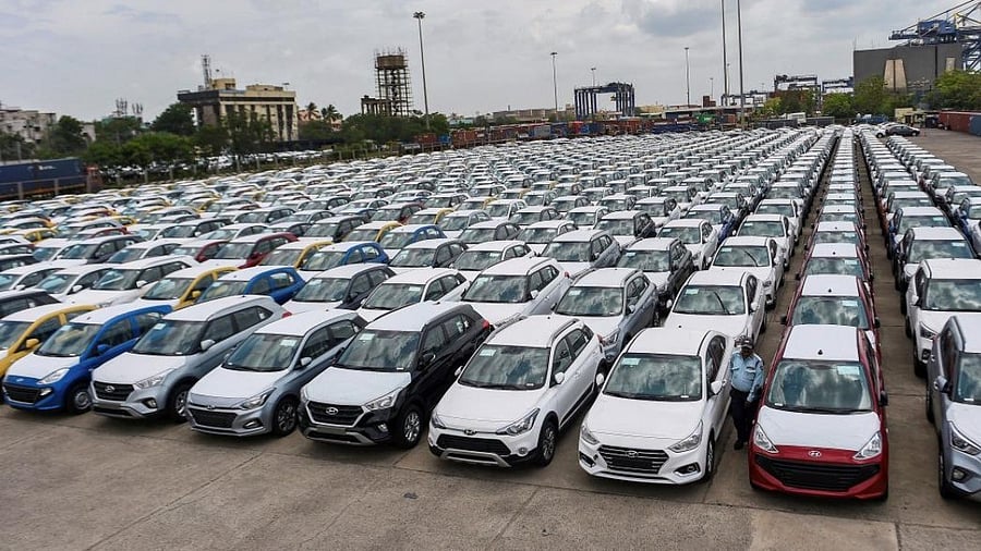 <div class="paragraphs"><p>Sales of commercial vehicles went up 19.94% to 94,935 units as against 79,152 units in November 2024. (Representative image)</p></div>