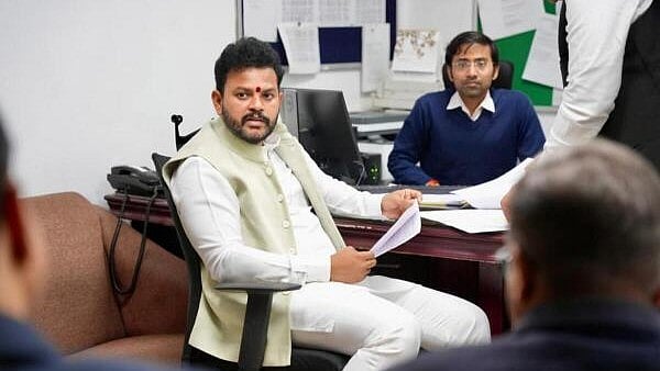 <div class="paragraphs"><p>Civil Aviation Minister Kinjarapu Ram Mohan Naidu visits an ATC control centre, following widespread flight cancellations and delays by IndiGo, in New Delh</p></div>