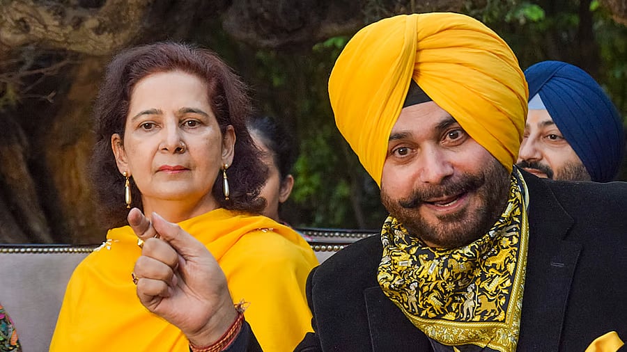 <div class="paragraphs"><p>Navjot Singh Sidhu with his wife Navjot Kaur Sidhu.</p></div>