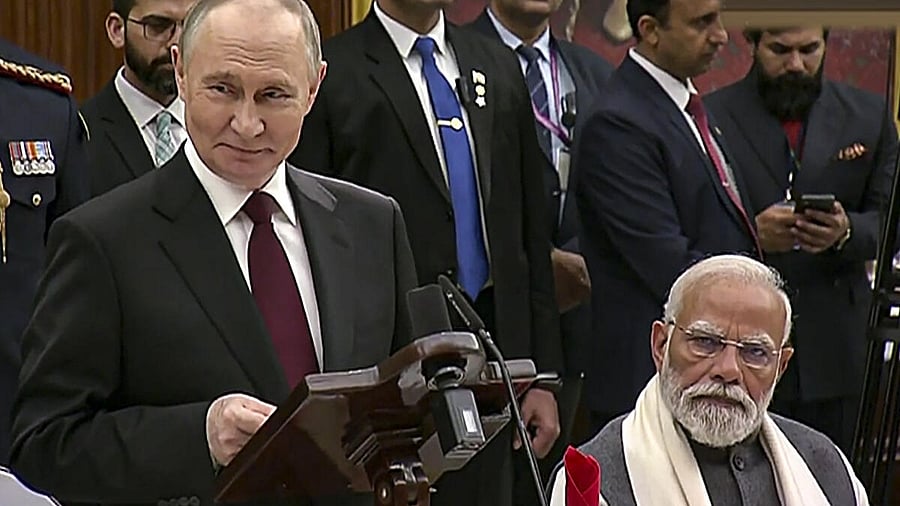 <div class="paragraphs"><p>Prime Minister Narendra Modi with Russian President Vladimir Putin</p></div>