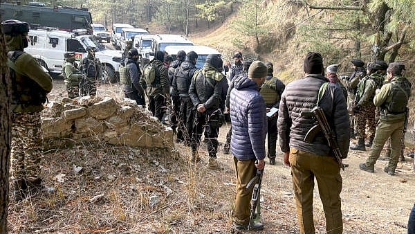 <div class="paragraphs"><p>Security personnel conduct searches in the Hutmurah forest area as part of the ongoing investigation linked to the Delhi blast case</p></div>