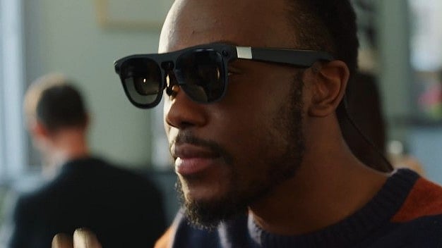 <div class="paragraphs"><p>Google showcased XREAL's wired AI smart glasses.</p></div>