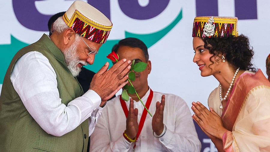<div class="paragraphs"><p> Prime Minister Narendra Modi with Kangana Ranaut </p></div>