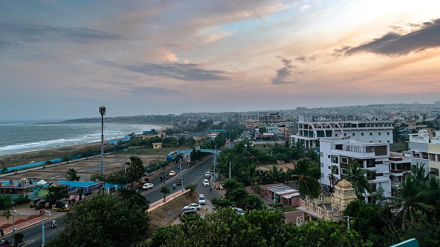 <div class="paragraphs"><p>Hilltop View of Vizag city</p></div>