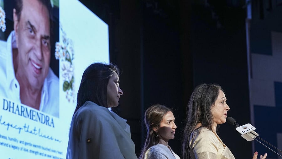 <div class="paragraphs"><p>Bollywood actor and BJP MP Hema Malini addresses the prayer meeting of her husband and late actor Dharmendra, in New Delhi.</p></div>