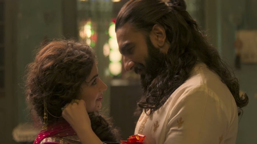 <div class="paragraphs"><p>Sara Arjun and Ranveer Singh in <em>Dhurandhar</em>.</p></div>