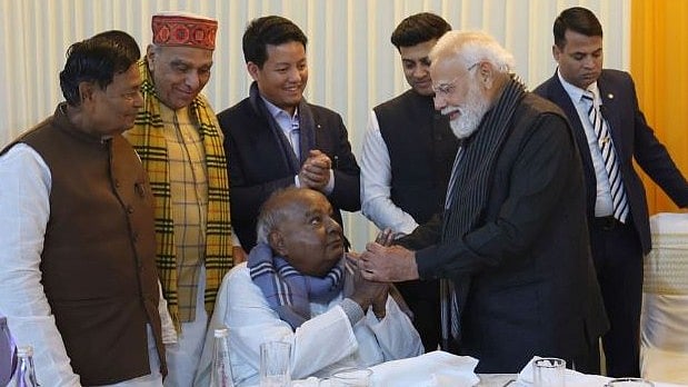 <div class="paragraphs"><p>Prime Minister Narendra Modi hosted NDA MPs for dinner Thursday evening at 7, Lok Kalyan Marg.</p></div>