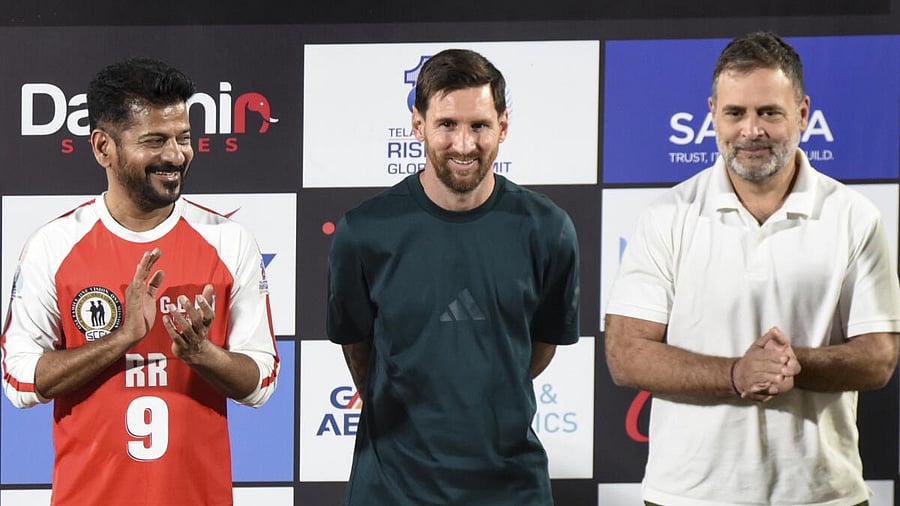<div class="paragraphs"><p>Leader of Opposition in the Lok Sabha Rahul Gandhi, right, and Telangana Chief Minister Revanth Reddy, left, with Argentine footballer and 2022 FIFA World Cup winning captain Lionel Messi during the second leg of 'GOAT India Tour 2025', in Hyderabad, Saturday, Dec. 13, 2025.</p></div>