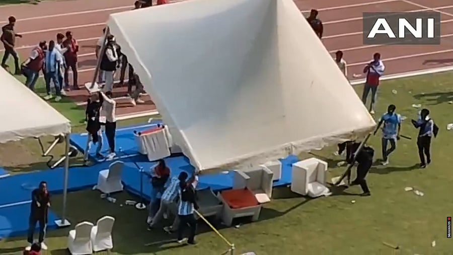 <div class="paragraphs"><p>Chaos erupts in Salt Lake Stadium as fans allege 'poor management'</p></div>