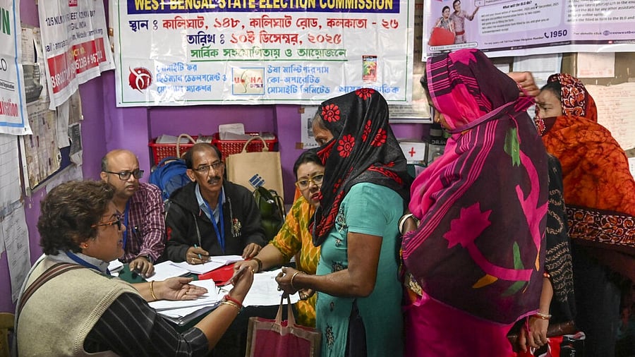 <div class="paragraphs"><p>Marginalised electors visit a help desk camp for Special Intensive Revision (SIR) at Kalighat Red Light area, in Kolkata, West Bengal.</p></div>