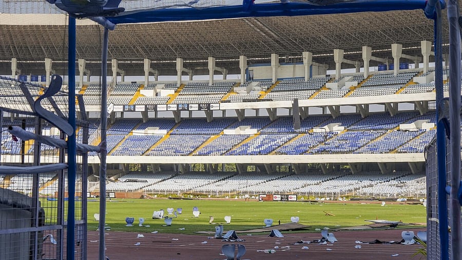 <div class="paragraphs"><p>The show-cause notice to DGP Rajeev Kumar sought an explanation over the lapses reported at the venue and set a deadline of 24 hours to reply, the statement said.</p></div>