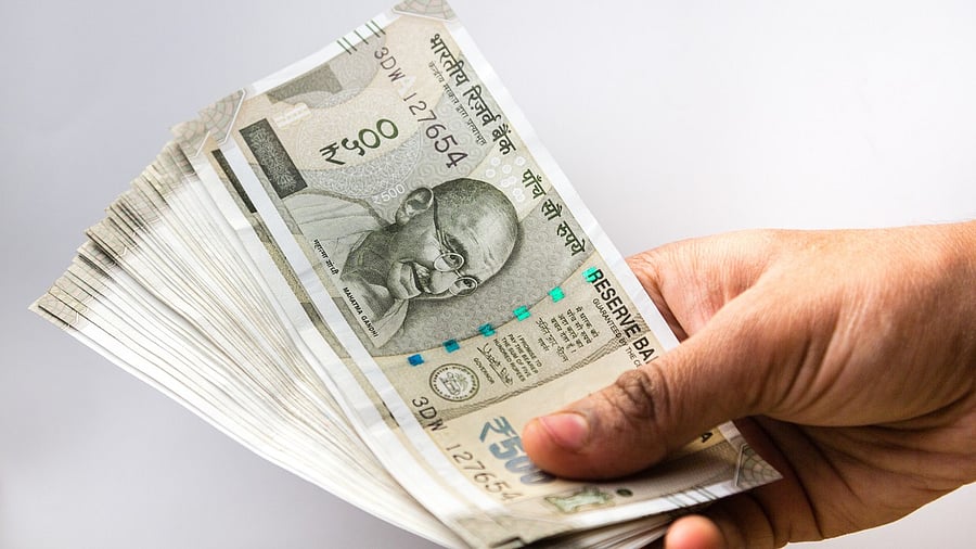 <div class="paragraphs"><p>Representative image for money.</p></div>