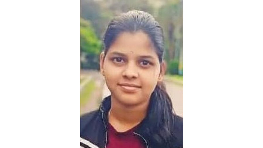 <div class="paragraphs"><p>Pallavi</p></div>