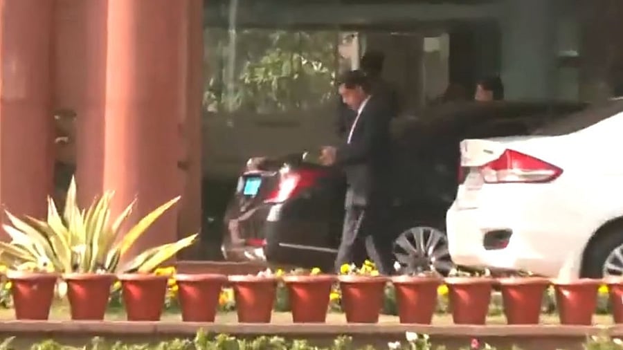 <div class="paragraphs"><p>India has summoned the Bangladesh High Commissioner regarding the security of the Indian High Commission in Dhaka.</p></div>