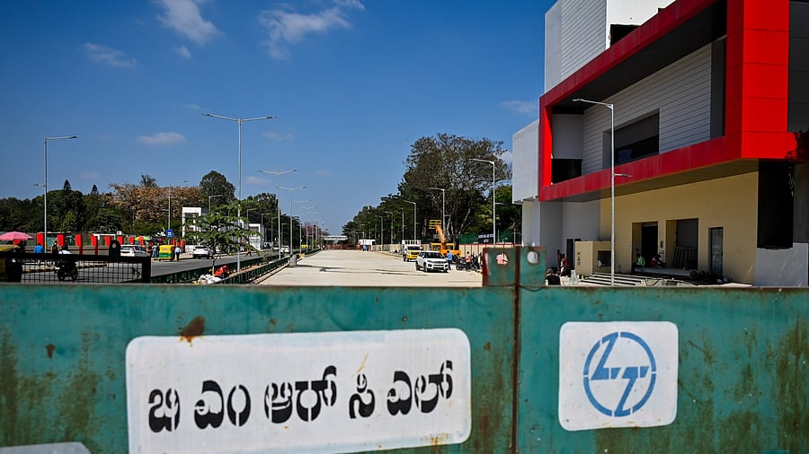 <div class="paragraphs"><p>Kamaraj Road connecting Cubbon Road to MG Road is likely to reopen to traffic soon. The road has been shut for five years for Namma Metro work. </p></div>