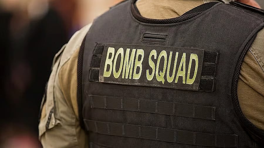 Jharkhand Army Personnel Safely Defuse Suspected WWII-Era Bomb in East Singhbhum