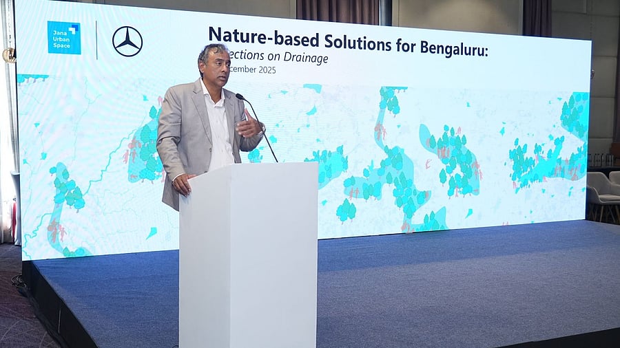 GBA Chief Commissioner M Maheshwar Rao speaks at a convention in the city on Thursday, highlighting factors contributing to flooding. 