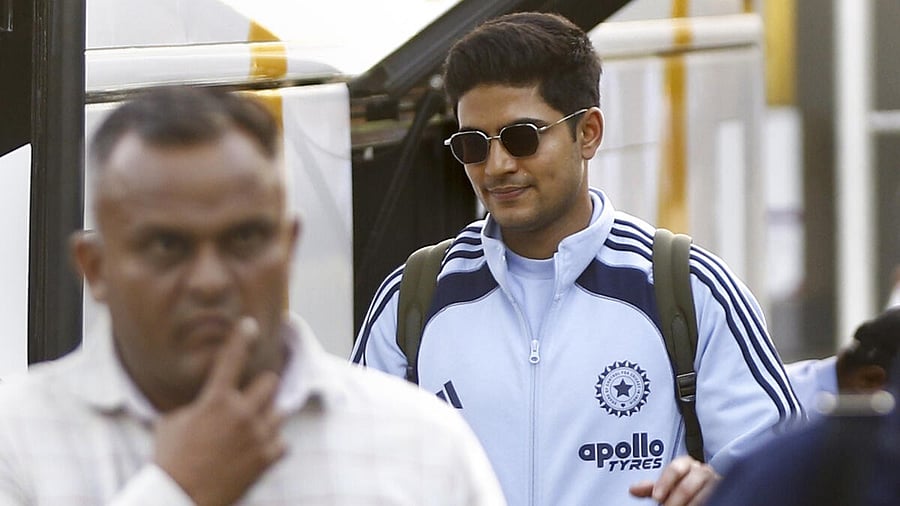 <div class="paragraphs"><p>India's Shubman Gill upon his arrival at Sardar Vallabhbhai Patel International Airport on the eve of the fifth T20 International cricket match between India and South Africa, in Ahmedabad, Thursday, Dec. 18, 2025.</p></div>