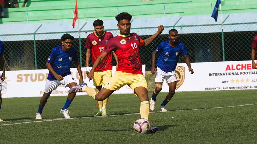 Nikhil Raj (centre) scored a brace in Karnataka's 3-0 win over Lakshadweep at the Bangalore Football Stadium on Saturday.