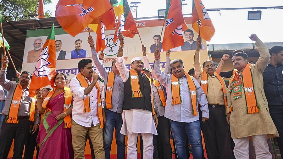 <div class="paragraphs"><p>BJP Maharashtra President Ravindra Chavan, third right, and party leaders celebrate victory in the Maharashtra local body elections, at the BJP head office, in Mumbai, Sunday, Dec. 21, 2025.</p></div>
