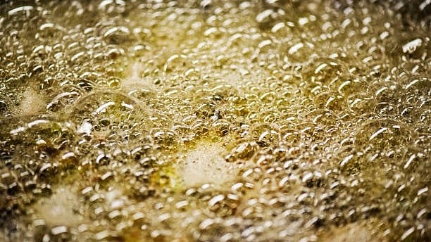 <div class="paragraphs"><p>Representative image of hot oil.</p></div>