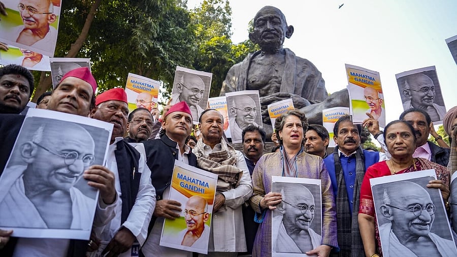 <div class="paragraphs"><p>Congress MP Priyanka Gandhi Vadra, Samajwadi Party MP Akhilesh Yadav, DMK MP T.R. Baalu and other opposition MPs stage a protest against the VB-G RAM G Bill, introduced by the union government to replace the MGNREGA, during the Winter Session of Parliament.</p></div>