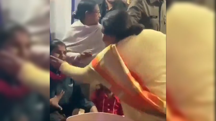 <div class="paragraphs"><p>A screengrab of the footage showing the attack on a visually challenged woman attending a Christmas programme allegedly by BJP City vice president Anju Bhargava in Jabalpur, Madhya Pradesh.</p></div>