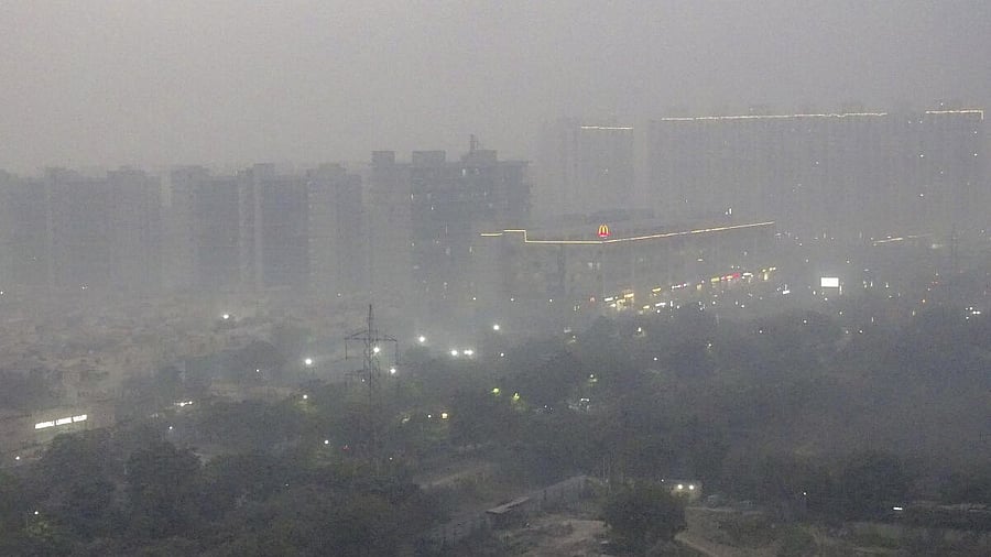 <div class="paragraphs"><p>Smog in Delhi</p></div>