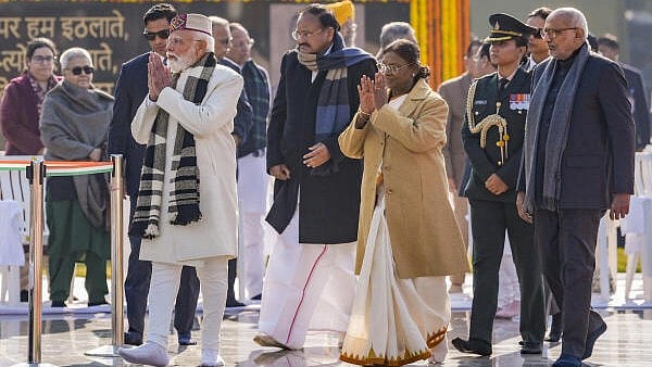 <div class="paragraphs"><p>President Droupadi Murmu, Vice President CP Radhakrishnan, former vice president M. Venkaiah Naidu and Prime Minister Narendra Modi during a ceremony to pay tribute to former prime minister Atal Bihari Vajpayee on his 101st birth anniversary, at 'Sadaiv Atal', in New Delhi.</p></div>