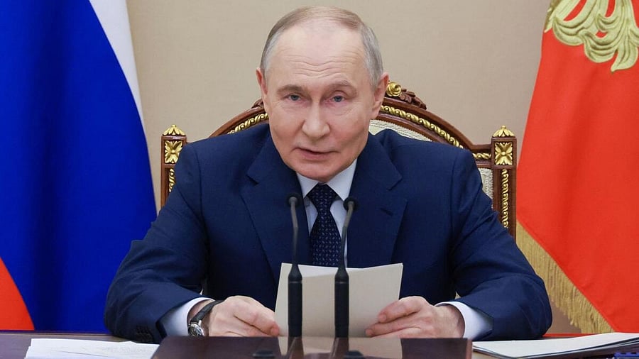 <div class="paragraphs"><p>Russian President Vladimir Putin chairs a meeting on arms production in Moscow, Russia.</p></div>
