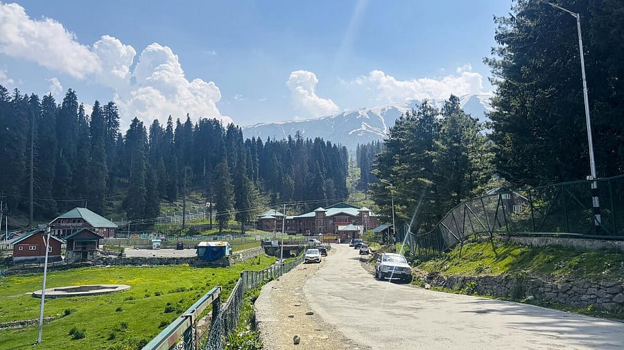 <div class="paragraphs"><p>A near deserted tourist spot in Gulmarg, J&amp;K.</p></div>