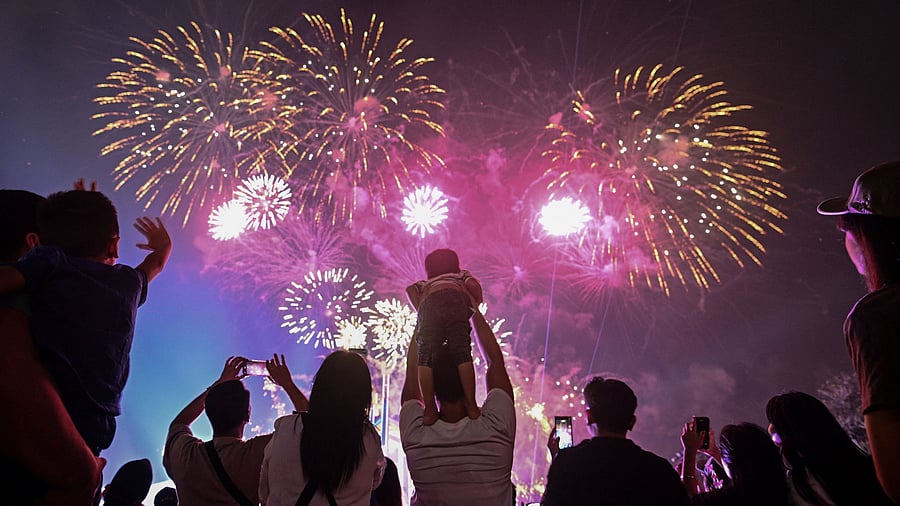 <div class="paragraphs"><p>Happy New Year 2026</p></div>