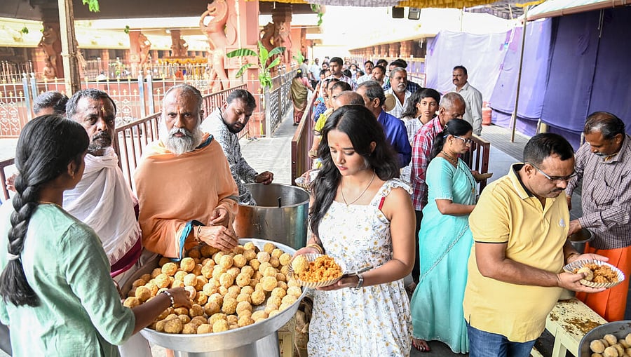 <div class="paragraphs"><p>The temples in Mysuru, Mandya, Chamarajanagar and Hassan districts had organised special puja and rituals as part of the New Year and distributed prasada to devotees.</p></div>