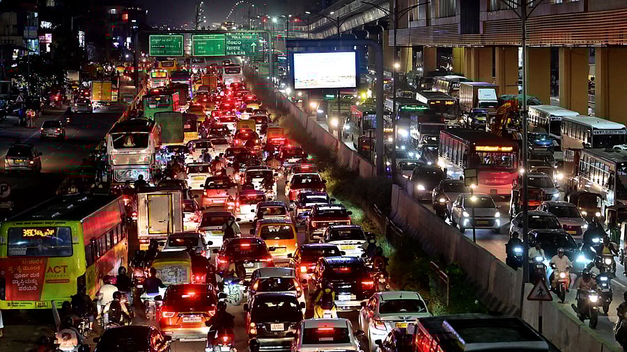 <div class="paragraphs"><p>The traffic police will deploy extra personnel at three congestion points: Hosur Road (in pic), Bannerghatta Road, and Kanakapura Road. </p></div>