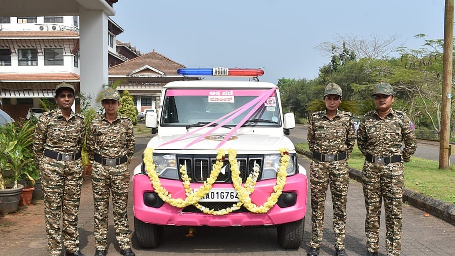 <div class="paragraphs"><p>Akka Pade personnel with the vehicle during the launch at DC's office in Manipal. </p></div>