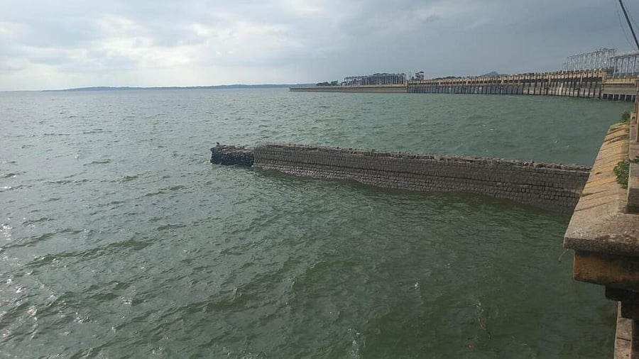 <div class="paragraphs"><p>KRS Dam in Srirangapatna taluk of Mandya district..</p></div>