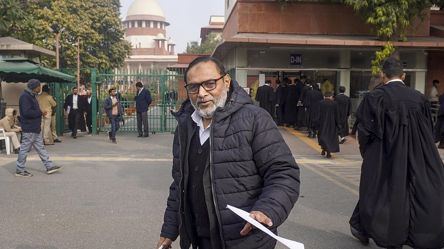 <div class="paragraphs"><p>Qasim Ilyas, father of activist Umar Khalid outside the Supreme Court, in New Delhi.</p></div>